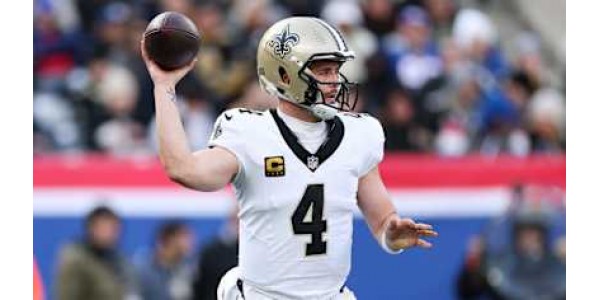 Derek Carr pense à quelque chose d'important Derek Carr pense à quelque chose d'important